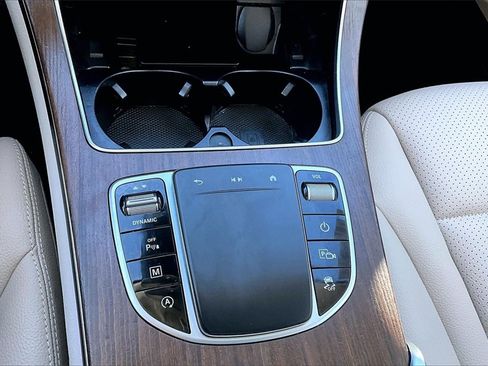 Used 2022 Mercedes-Benz GLC 300 4MATIC image 11