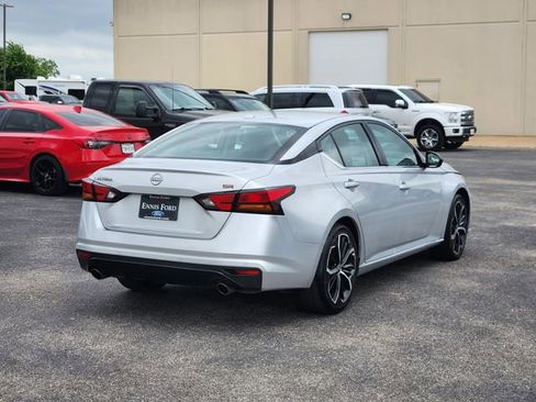 Used 2023 Nissan Altima 2.5 SR FWD image 6