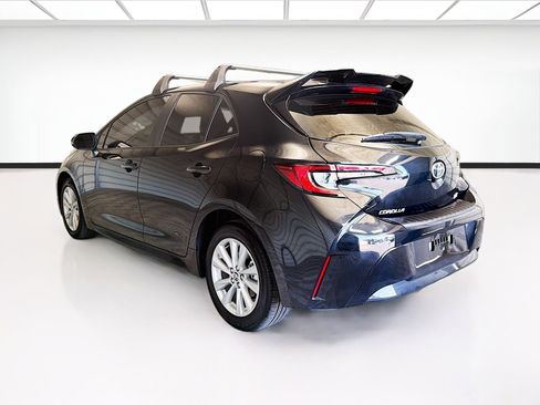 Used 2025 Toyota Corolla SE w/ SE Package FWD image 6