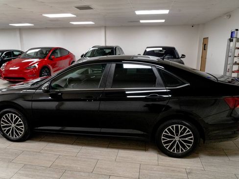 Used 2019 Volkswagen Jetta SE w/ Cold Weather Package FWD image 16