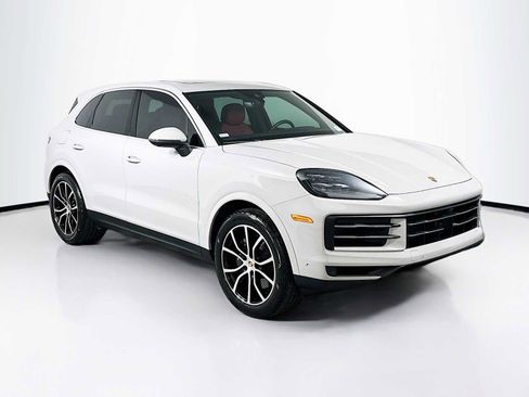 Certified 2025 Porsche Cayenne image 7