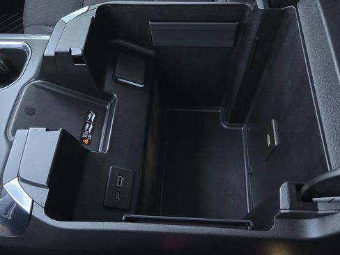 Used 2025 Chevrolet Silverado 1500 LT Trail Boss w/ Convenience Package II image 31