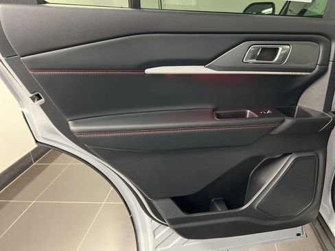 New 2026 Ford Explorer ST-Line w/ ST-Line Street Pack image 33