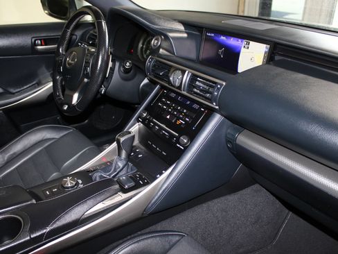 Used 2017 Lexus IS 350 AWD image 34