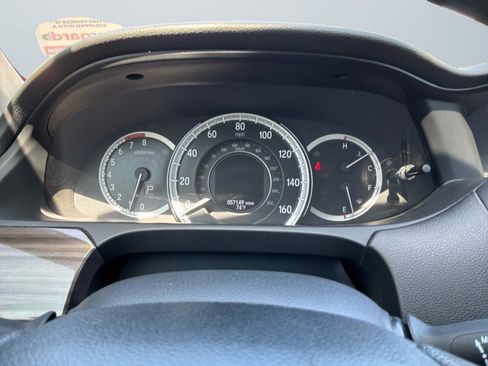 Used 2017 Honda Accord EX image 12