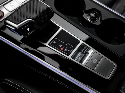 Used 2025 Audi RS 6 performance image 56