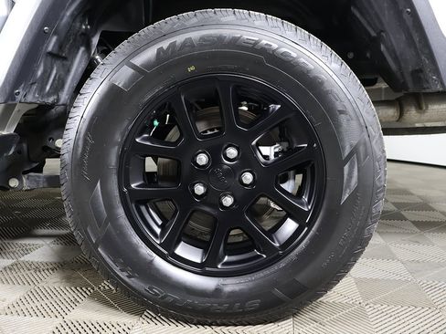 Used 2023 Jeep Gladiator Overland image 14