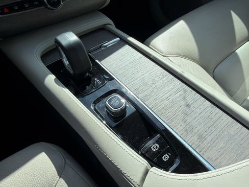 Certified 2023 Volvo XC90 B6 Core image 29