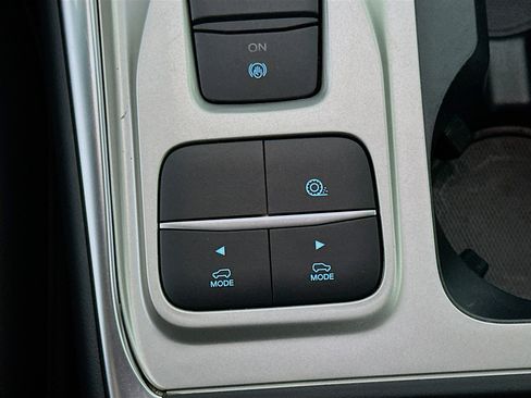 Used 2022 Ford Explorer XLT w/ Equipment Group 202A image 26