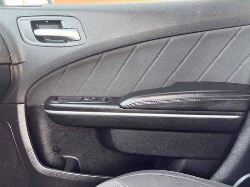 Used 2019 Dodge Charger SXT image 42