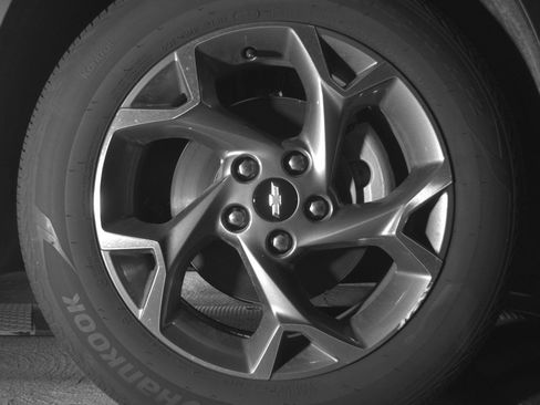 Used 2025 Chevrolet Trax LT w/ LT Convenience Package FWD image 13