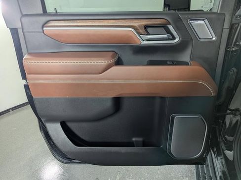 Used 2025 GMC Sierra 2500 Denali Ultimate image 16