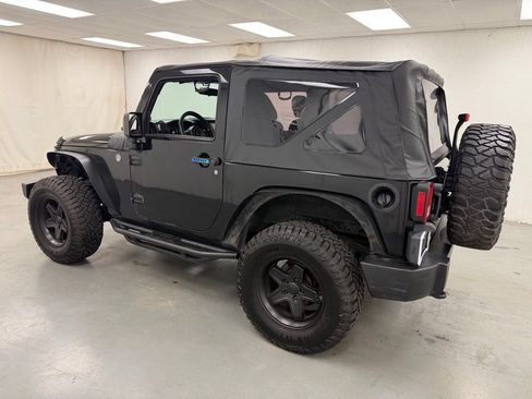 Used 2011 Jeep Wrangler Sport AWD/4WD image 3