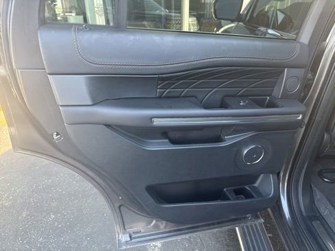 Used 2021 Ford Expedition Platinum image 37