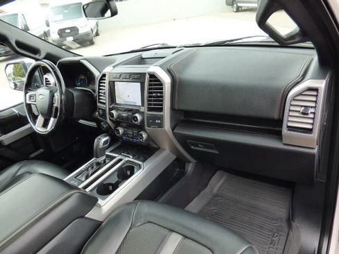 Used 2019 Ford F150 Platinum w/ Equipment Group 701A Luxury AWD/4WD image 16