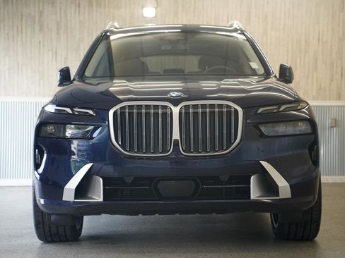Used 2024 BMW X7 xDrive40i AWD/4WD image 3