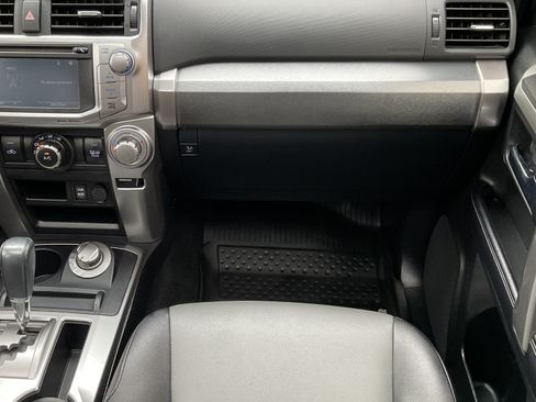 Used 2018 Toyota 4Runner SR5 Premium AWD/4WD image 24