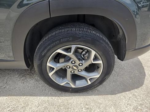 Used 2025 Chevrolet Trax LT FWD image 27