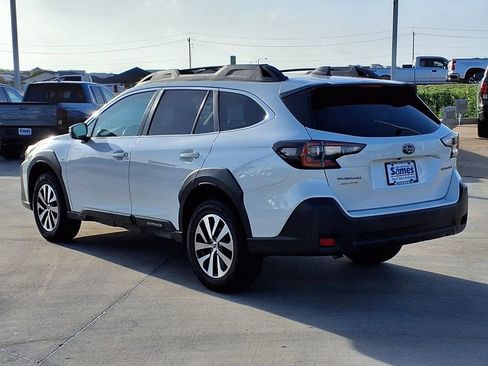 Used 2023 Subaru Outback Premium AWD/4WD image 5