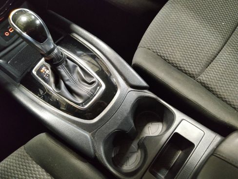 Used 2021 Nissan Rogue Sport S image 26