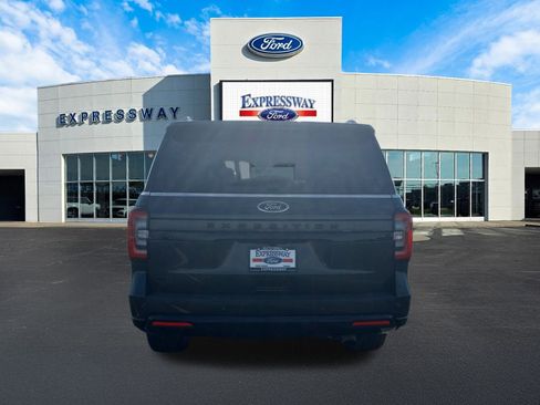 Used 2023 Ford Expedition Limited image 7