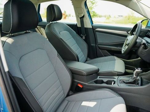 New 2025 Volkswagen Jetta SE image 31