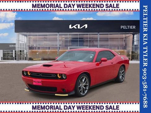 Used 2022 Dodge Challenger GT RWD image 3