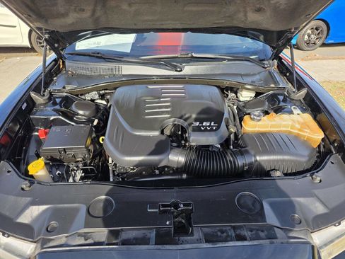 Used 2013 Dodge Charger SE image 9