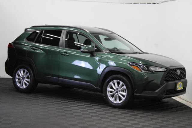 Used 2022 Toyota Corolla Cross LE w/ Moonroof Package FWD image 1