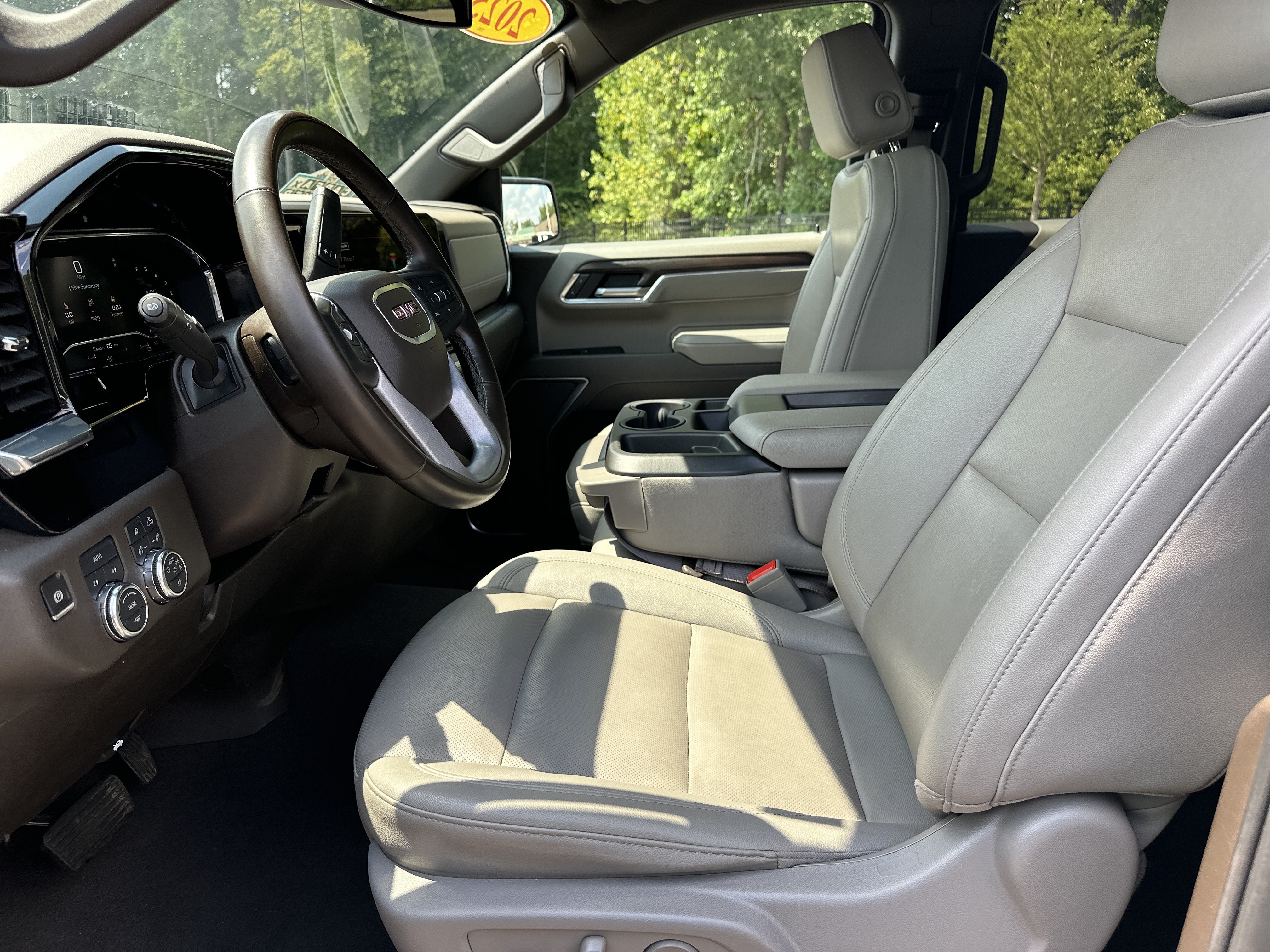 Used 2025 GMC Sierra 1500 SLT AWD/4WD image 10