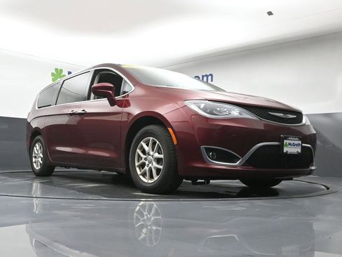 Used 2020 Chrysler Pacifica Touring w/ Advanced Safetytec Group image 24