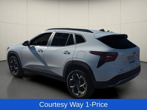 Used 2024 Chevrolet Trax LT w/ Driver Confidence Package FWD image 6