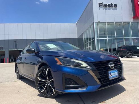 Certified 2023 Nissan Altima 2.5 SR FWD image 1