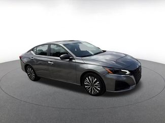 Used 2025 Nissan Altima 2.5 SV FWD video 2