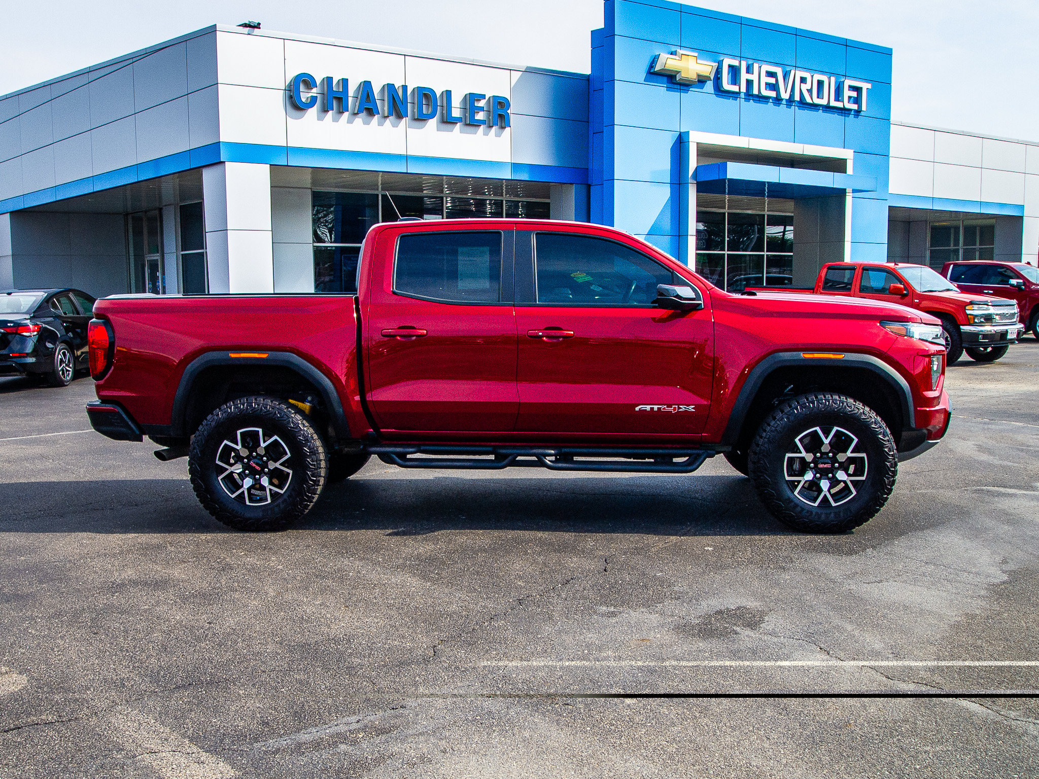 Used 2024 GMC Canyon AT4X AWD/4WD image 8