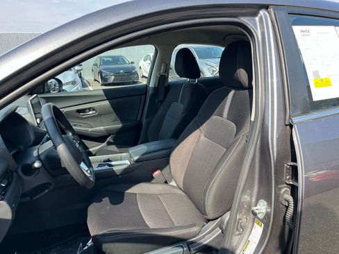 Used 2025 Nissan Sentra SV image 35