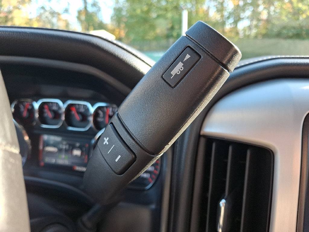 Used 2015 GMC Sierra 1500 SLT w/ SLT Preferred Package AWD/4WD image 14