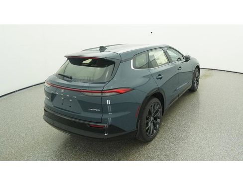 New 2025 Toyota Crown Signia image 8