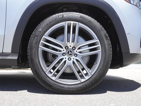 Used 2025 Mercedes-Benz GLS 450 4MATIC image 35
