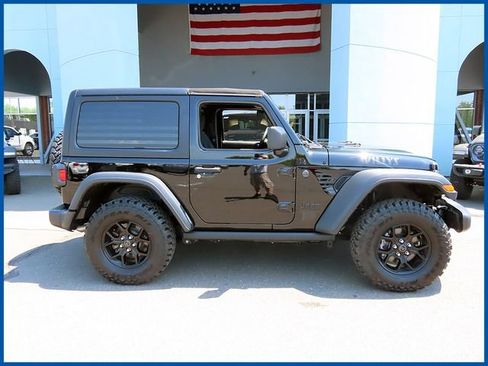 Certified 2025 Jeep Wrangler Sport AWD/4WD image 2