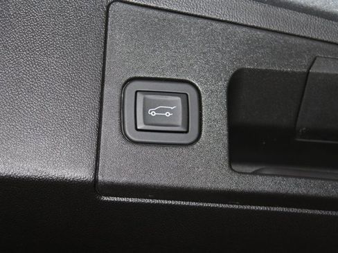 Certified 2025 Cadillac XT5 Premium Luxury image 25