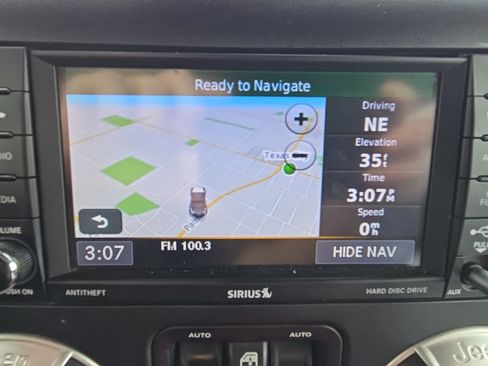 Used 2018 Jeep Wrangler Unlimited Rubicon w/ Connectivity Group image 6