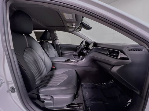 Used 2024 Toyota Camry SE FWD image 31