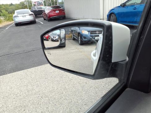 Used 2015 Ford Escape Titanium image 32