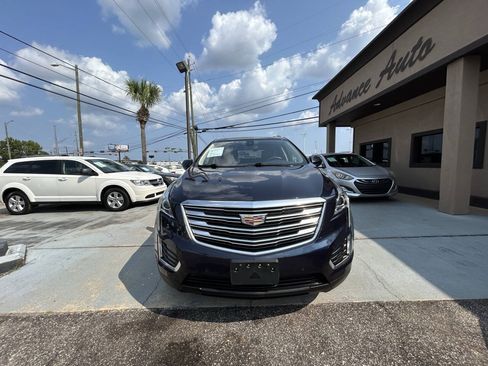 Used 2017 Cadillac XT5 Luxury w/ Driver Awareness Package FWD image 2