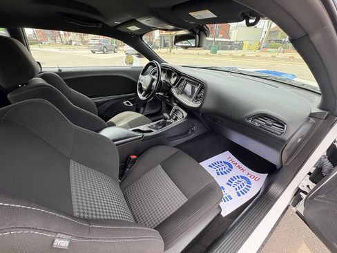 Used 2022 Dodge Challenger GT image 19