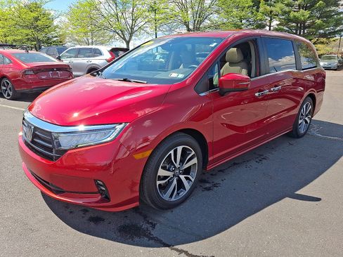 Used 2023 Honda Odyssey Touring image 3
