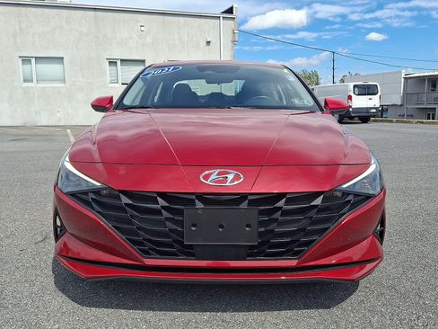 Used 2021 Hyundai Elantra SEL w/ Convenience Package FWD image 2