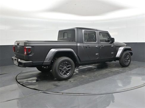 New 2025 Jeep Gladiator Sport image 4