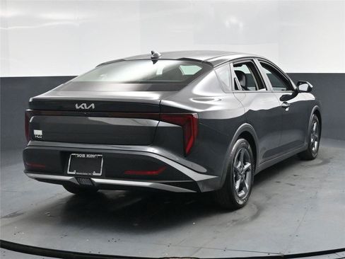 New 2025 Kia K4 LXS image 10